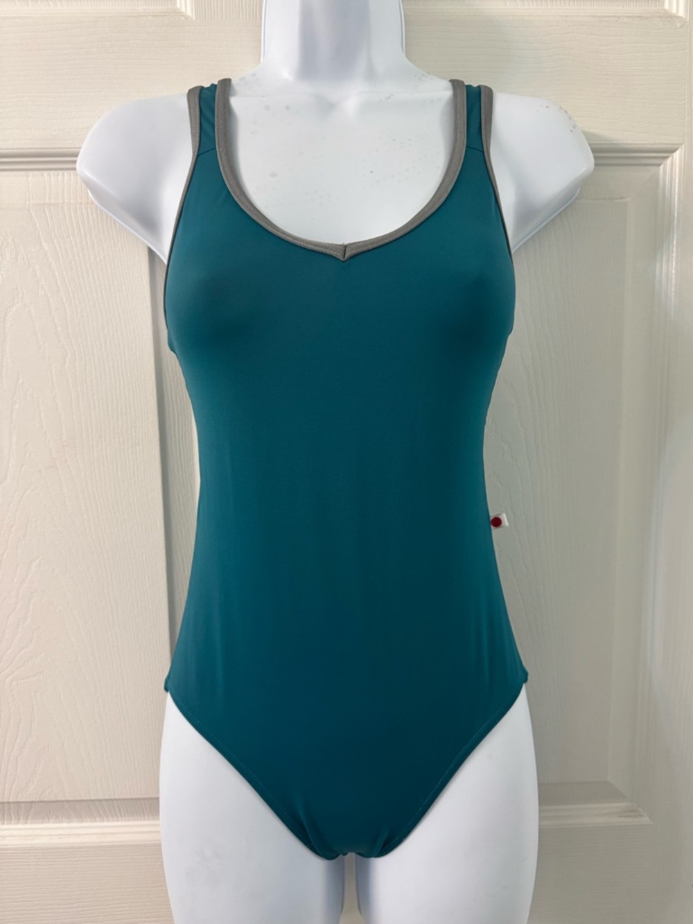 Yumiko Teal leopard with Gray Trim. Size Medium.